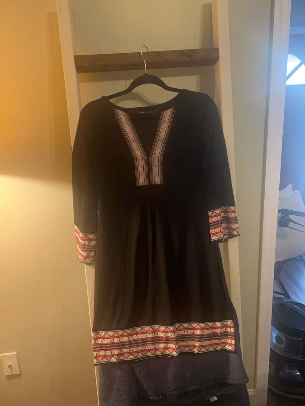 White House Black Market Embroidered V-Neck Dress Size S